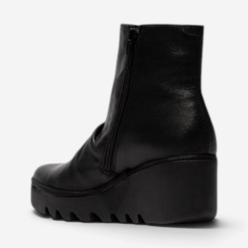 Baan Black Oil Suede